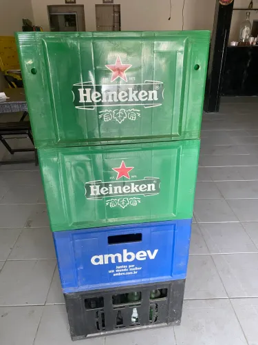 Caixa e vasilhames de cerveja 600 ML Heineken e Ambev