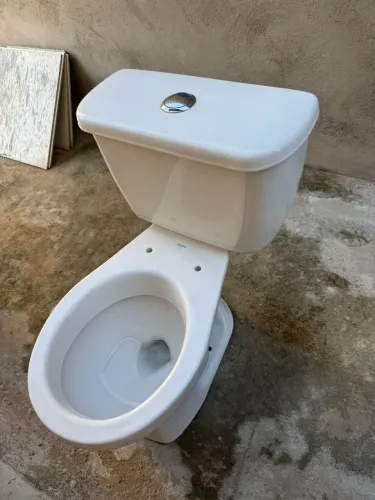Vaso sanitário com caixa acoplada
