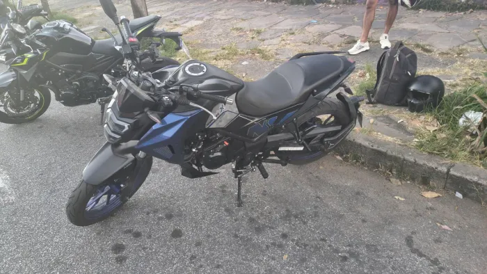 Vendo nhx190 2000km rodado
