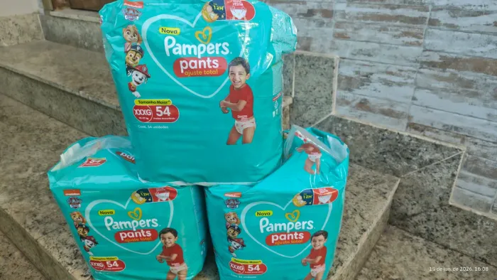 Fraldas Pampers XXXG shortinho com 70 unidades