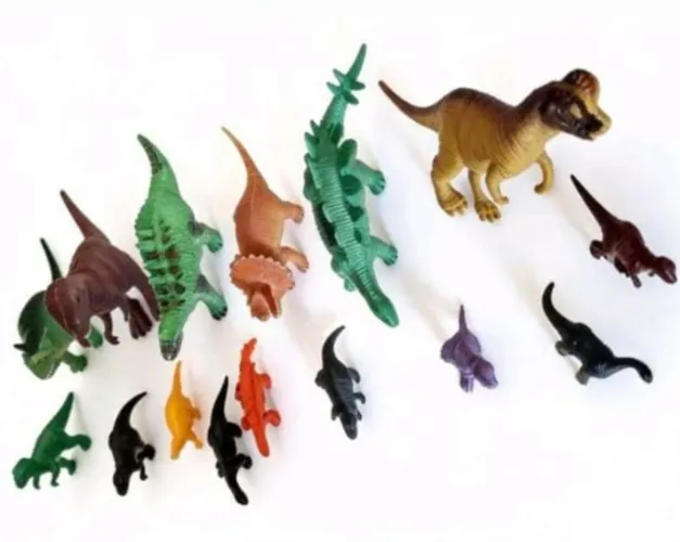 Conjunto De Dinossauros Com 15 Peças