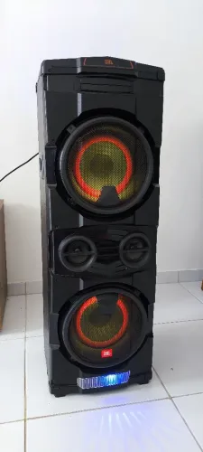 Vendo caixa de som JBL party xpert som potente funcionando perfeitamente 