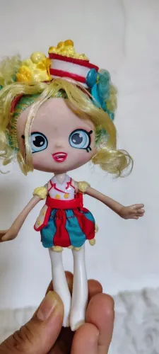 Boneca shopkins