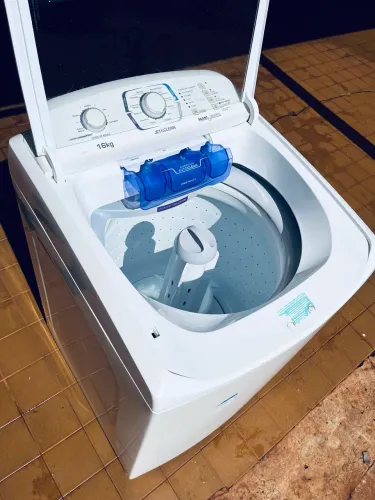 Máquina de lava roupa Eletrolux 16 kg