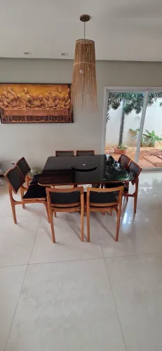 Mesa de Jantar com 8 cadeiras