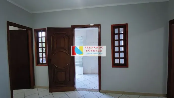 Casa com 3 Quarto(s) e 1 banheiro(s) para Alugar, 95 m² por R$ 3111 / Mês