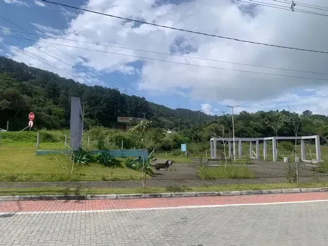 Terreno com 360 m² pronto para construir no Alameda Cezanne - Florianópolis - SC