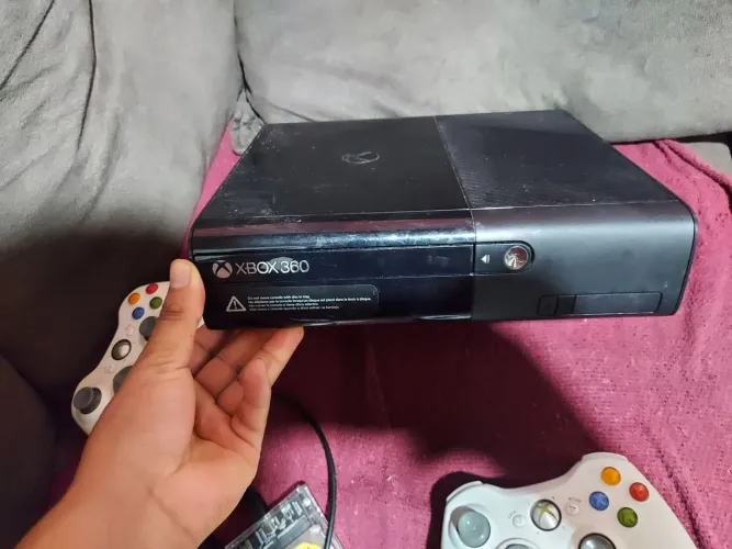 Vendo xbox360 completo!!