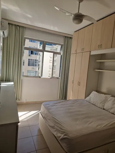 Apartamento em Copacabana, quarto, sala, cozinha e banheiro. Todo mobilhado