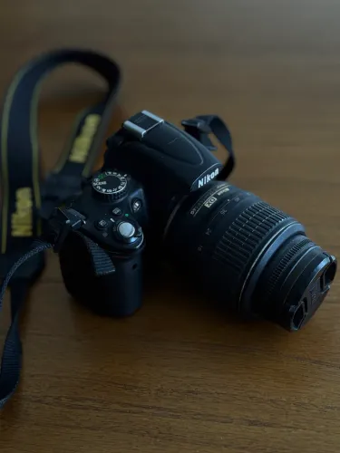 Camera Nikon D5000