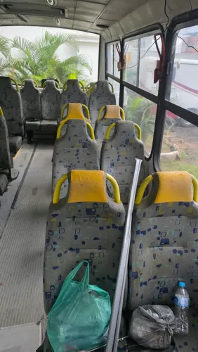 Vendo jogo de bancos de micro-ônibus urbano.
