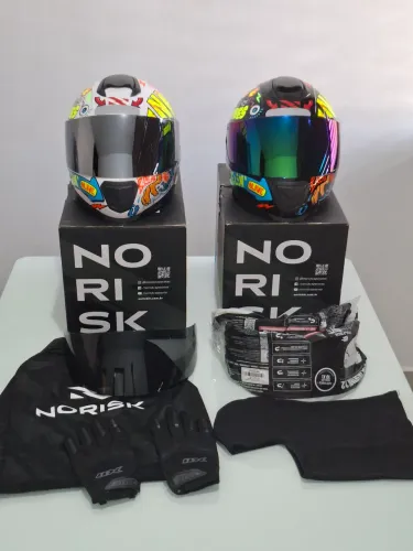 Capacetes NORISK VIBES muito novos branco preto viseiras várias cores luvas balaclava
