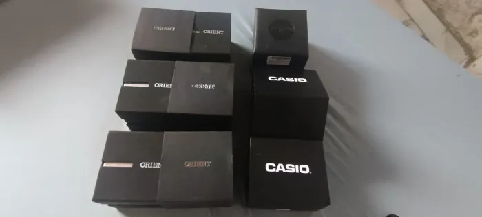 Caixa de relógio originais novas com almofadas, Casio, Technos e Orient