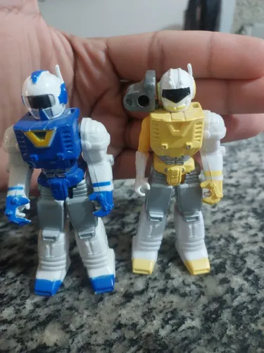 Brinquedos variados 