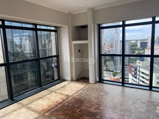 SALA COMERCIAL AMPLA COM 4 SALAS E 2 BANHEIROS - PRÓXIMA À PREFEITURA, FÓRUM E ASSEMBLEIA 
