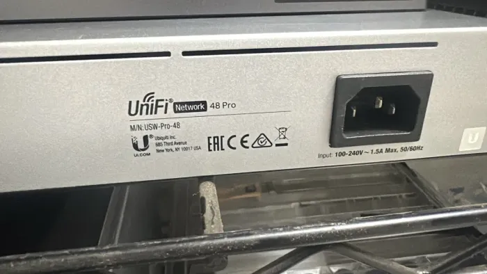 Switch Ubiquiti UniFi Pro 48 - USW-Pro-48 - 48 Portas