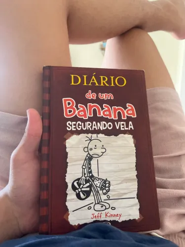 Diário de um BANANA segurando vela capa dura
