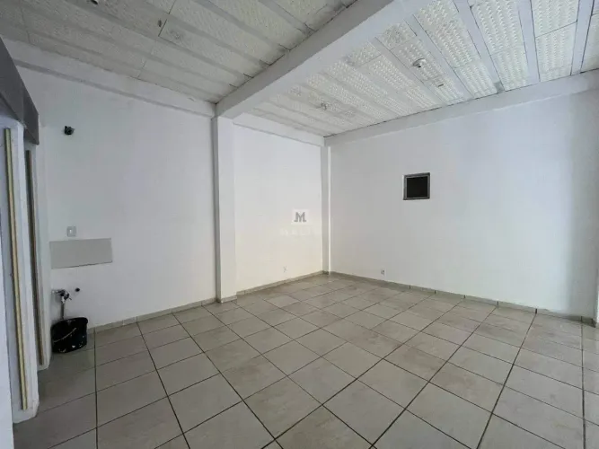 Loja Comercial Bem Localizada no Bairro Salgado Filho  Aproximadamente 65m²