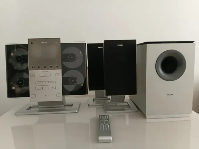 Micro System Philips MCM299 com Subwoofer e Controle (Leia a Descrição / Com Defeito)