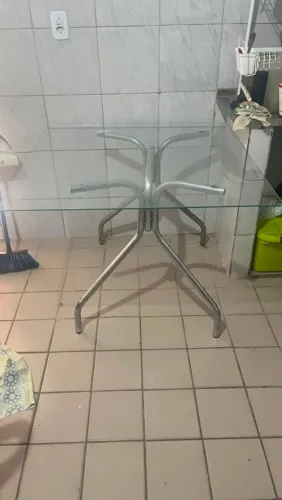 Mesa de Vidro Temperado 4 Lugares com Base Metálica