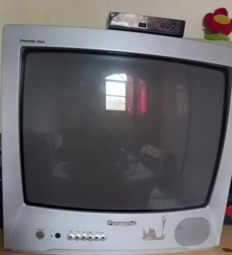 Televisão antiga 