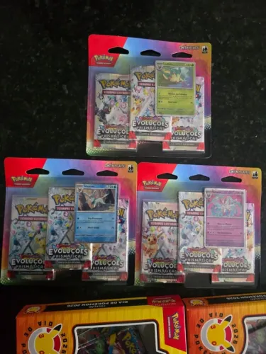 Pokémon TCG Kit Promocional Evoluções Prismáticas Lacrado