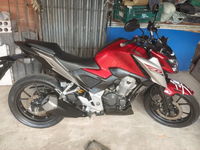 CB 300F 2026