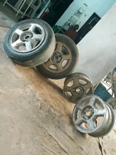 Vendo essa calha aro 14 modelo 100/40 seve em vários carros