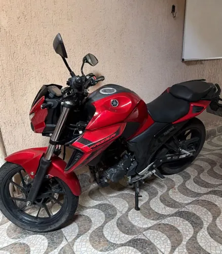 MOTO ESPORTIVA