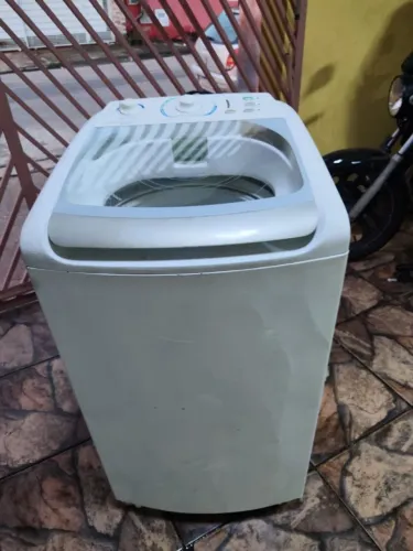 Máquina de lavar roupa Eletrolux 