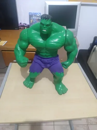 Boneco Grande Do Hulk  Usado .