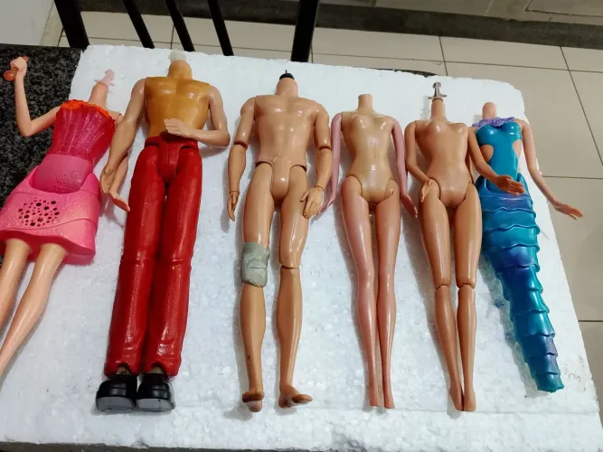 Lote de sucatas de corpos de bonecas Mattel