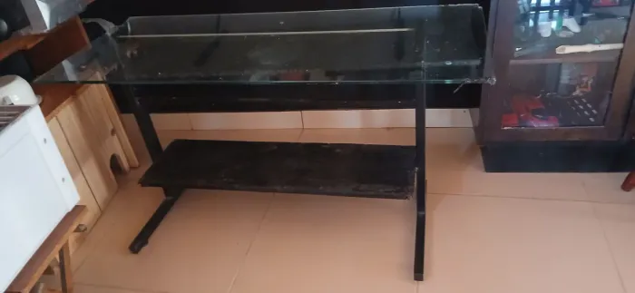 Mesa de metalon