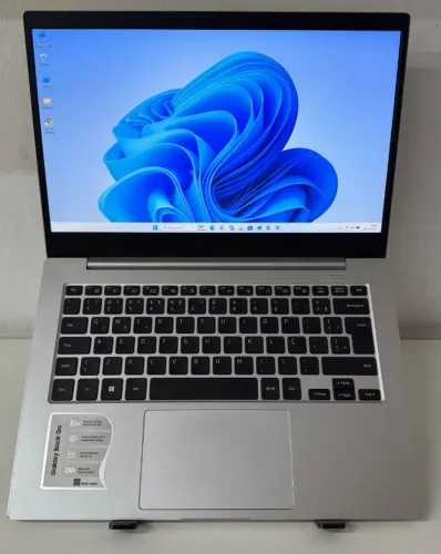 SAMSUNG GALAXY BOOK GO | SNAPDRAGON | 4GB RAM | 128GB | BATERIA EXCELENTE