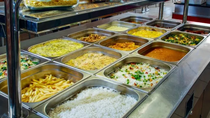 Contrata-se cozinheira 
