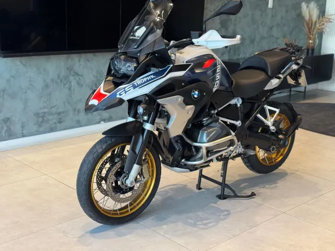 GS 1250 TROPHY COM REVISÃO EM DIA, ACESSÓRIOS ORIGINAIS BMW, NA GARANTIA DE FÁBRICA, PNEUS