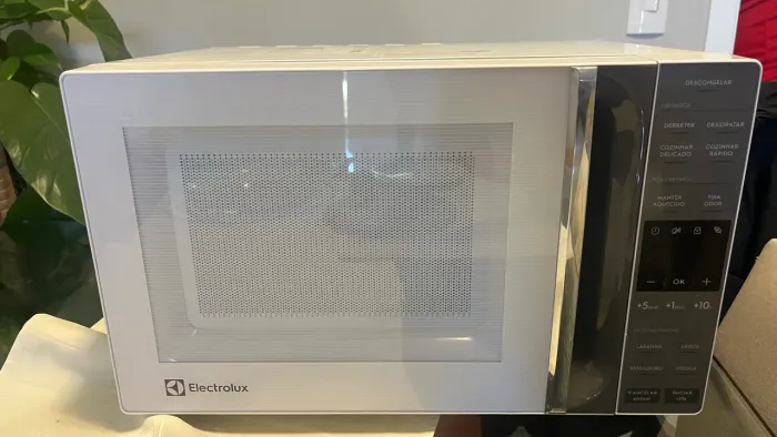 Micro-ondas Electrolux 23L Branco + Efficient