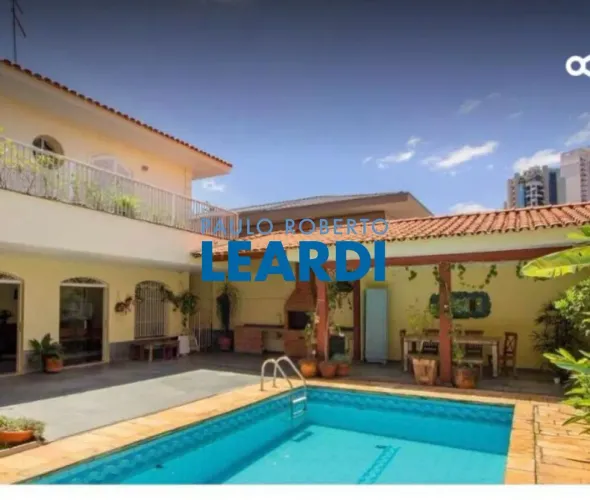 CASA ASSOBRADADA - VILA MADALENA - SP