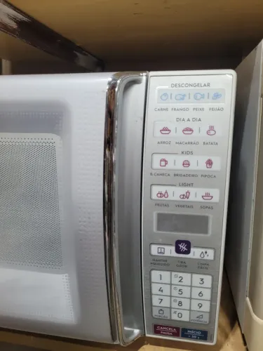 Forno micro-ondas Electrolux usado 34L 