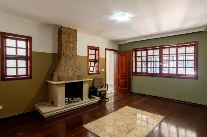 Sobrado para venda em Jardim das Vertentes com 4 quartos, 175m²
