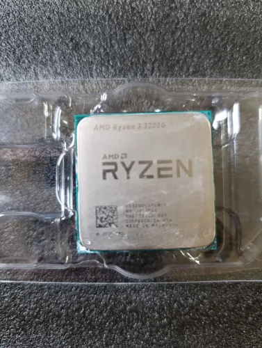 AMD Ryzen 3 3200G - Usado