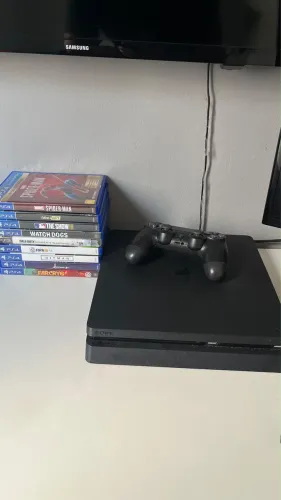 ps4 em ótimos estado com diversos jogos 
