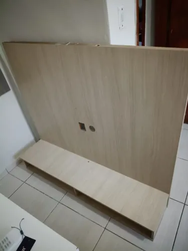 Painel Suspenso para TV até 55 - Madeira Clara