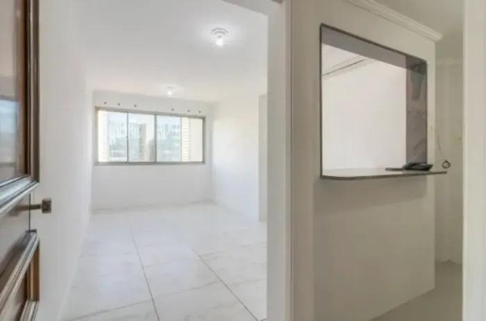 À Venda | Apartamento 75 m² | 2 Dorms, suite | 2 Vagas | Todo Reformado | Próx ao Metrô