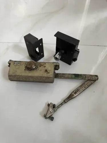 Fechadura e Mola (portão Automático)