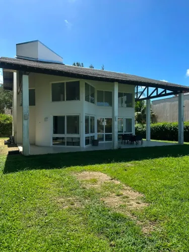 Excelente casa 04 quartos em condomínio