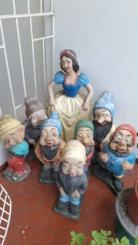 7 Anões de Jardim + Branca de Neve - Aceito Negociações