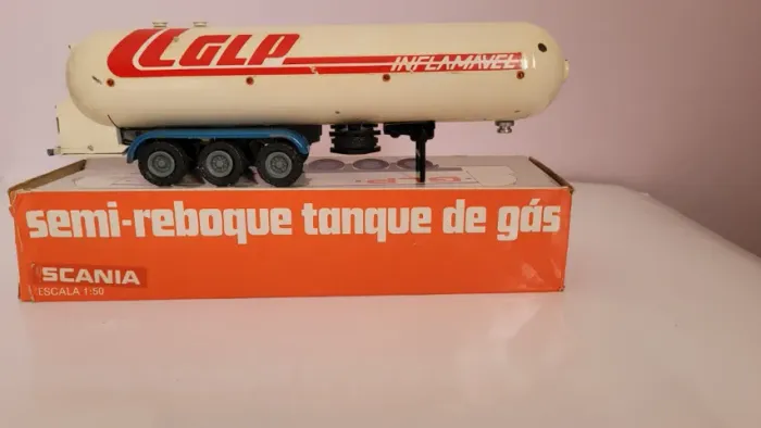 MINIATURA SEMI-REBOQUE TANQUE DE GÁS GLP ARPRA  esc. 1:50