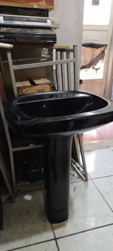 Pia para banheiro usada no estado