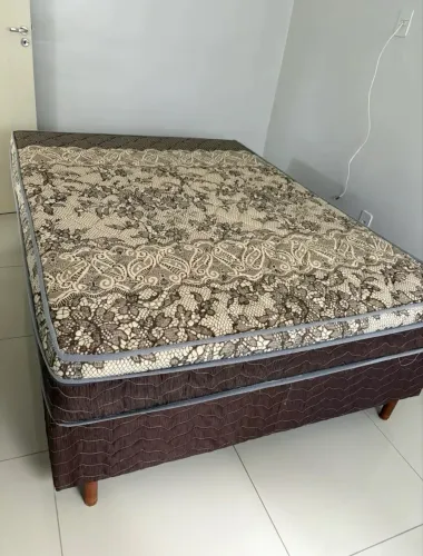 Cama de Casal seminova